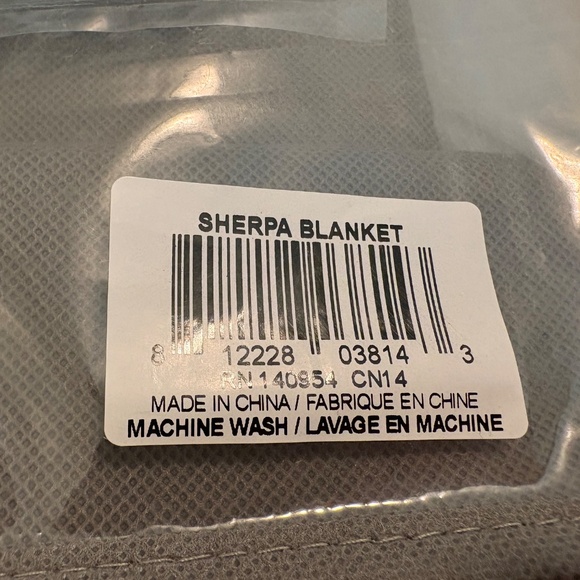 Sherpa Blanket - Picture 3 of 3